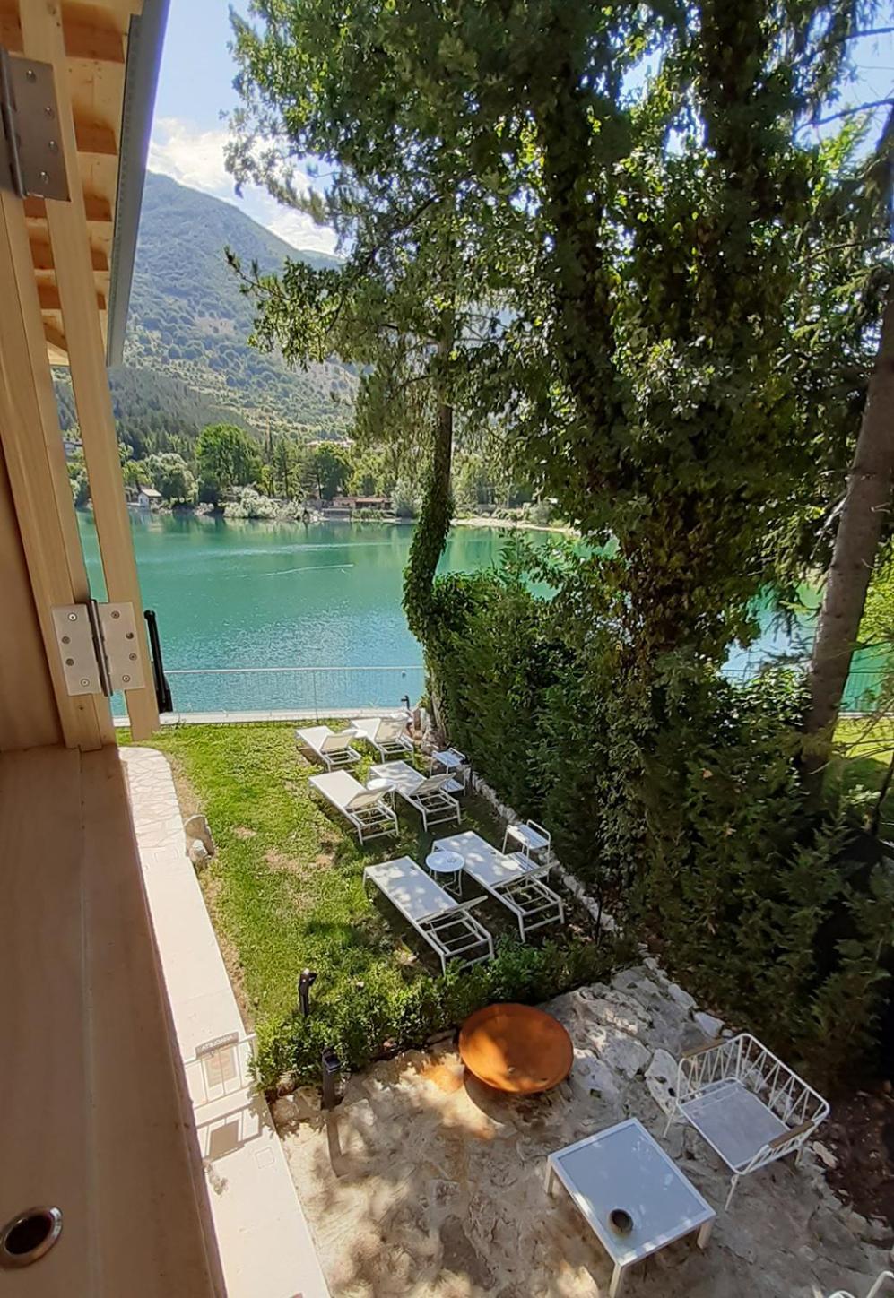 La Presentosa Sul Lago Villalago Bagian luar foto